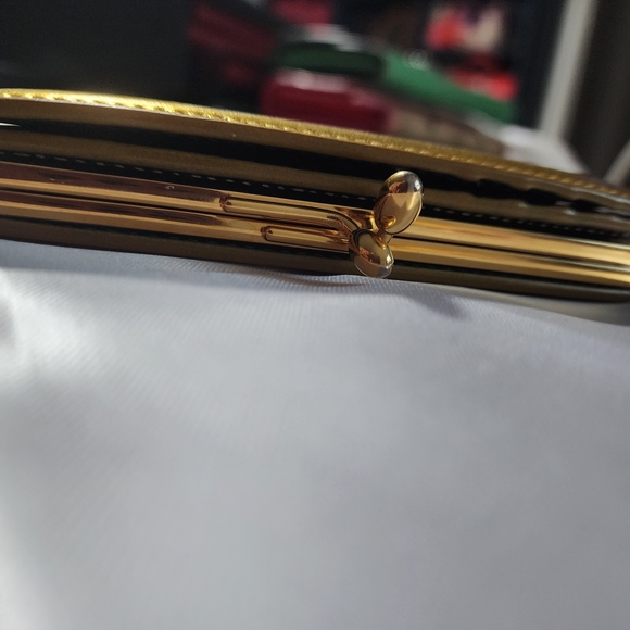 Jil Sander Gold Metallic Goji Wallet - Picture 7 of 13